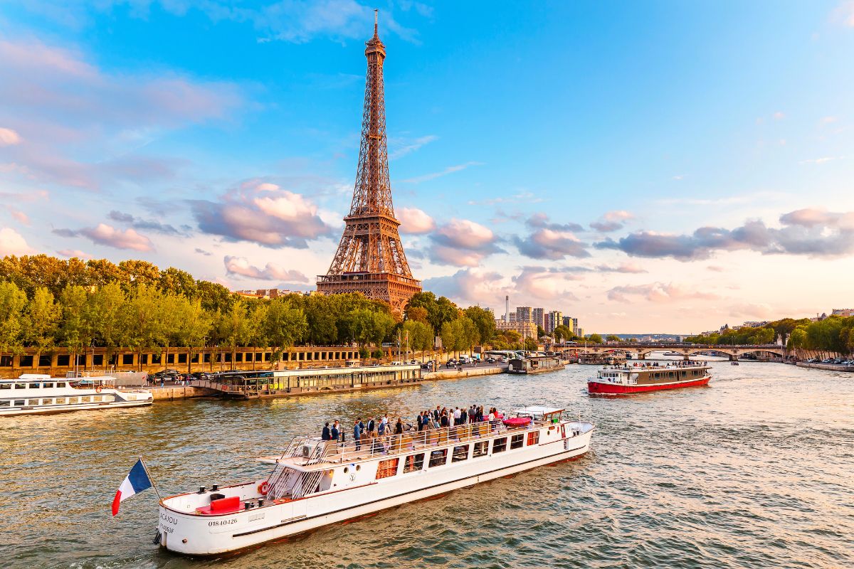 CRUISES: River Cruises – Exploring the Heart of Small Towns Course